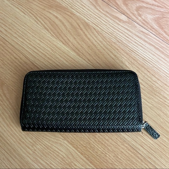 Black Faux Leather Zipper Continental Wallet - Picture 1 of 8